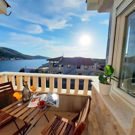 Апартаменти Holiday Beach House Гребащиця Екстер'єр фото
