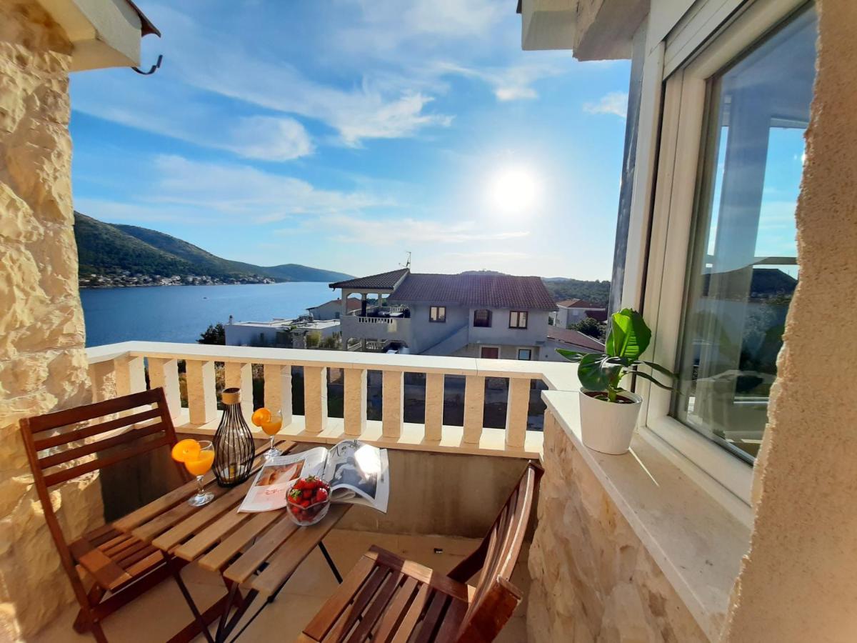 Апартаменти Holiday Beach House Гребащиця Екстер'єр фото