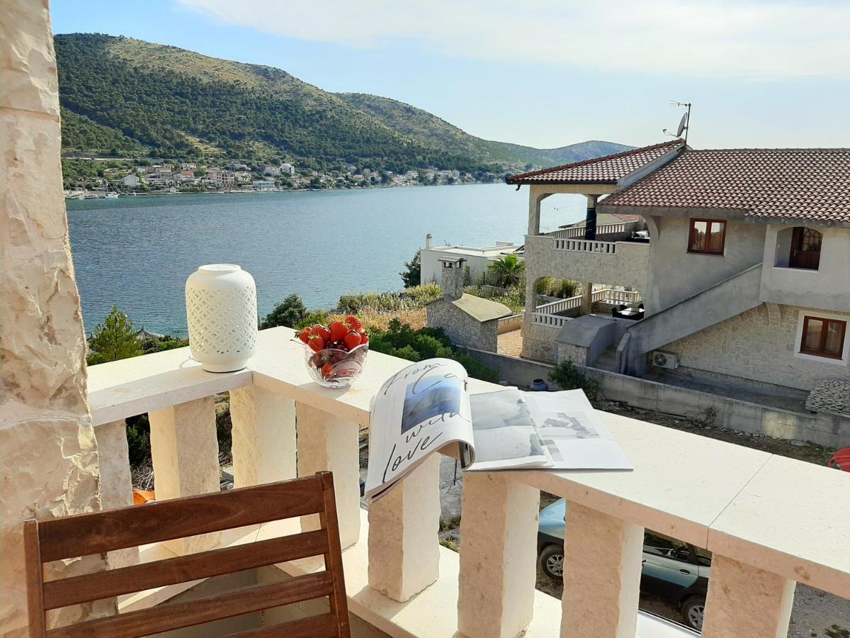 Апартаменти Holiday Beach House Гребащиця Екстер'єр фото