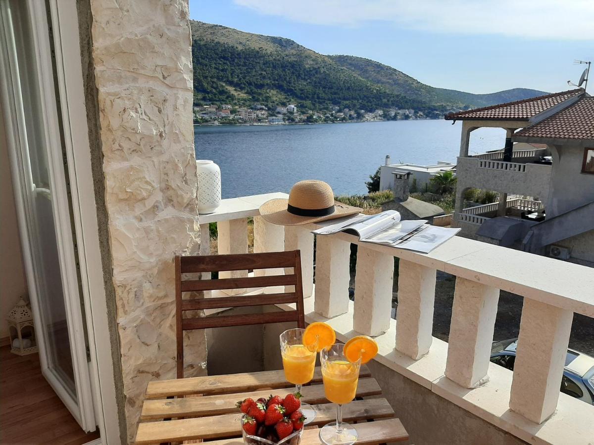 Апартаменти Holiday Beach House Гребащиця Екстер'єр фото